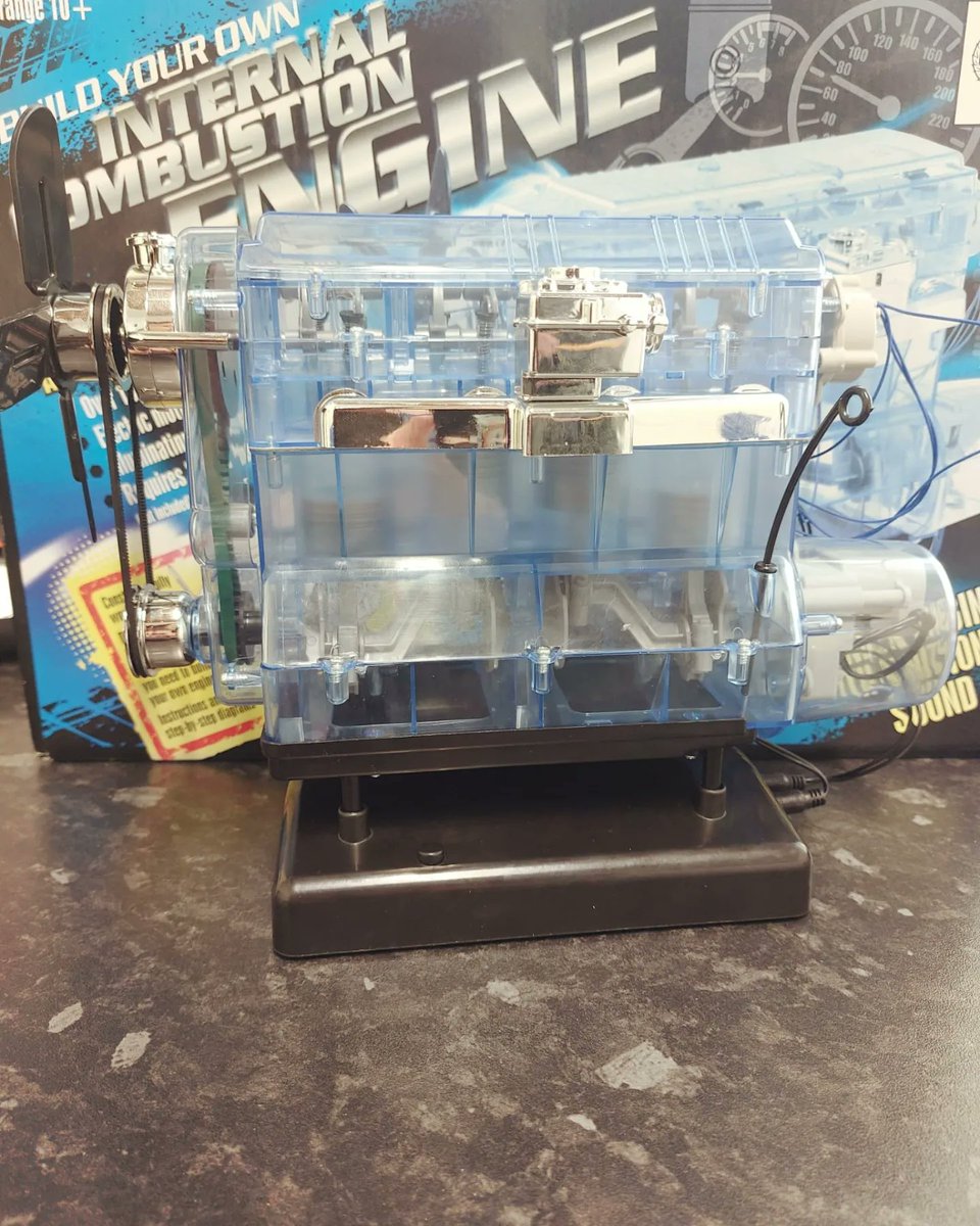 hfcsrathcoole's tweet image. Well done to Aaron Warner,  who is a 3rd Year student  and a member of the Beo group in our school, who created this internal combustion engine, completing it in just a couple of hours! 🤩

Well done Aaron! 👏

#hfcsrathcoole #enginebuilding #internalcombustionengine