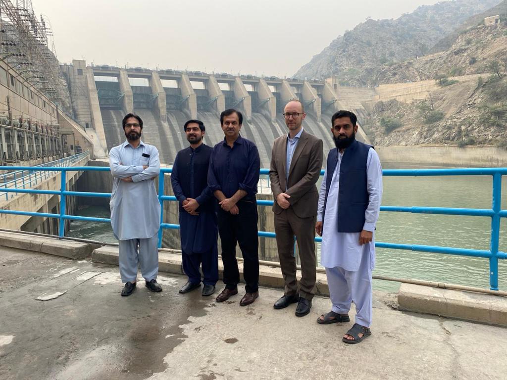 A KfW Delegation comprising Country Director Mr. Sebastian Jacobi & Abrar Ahmad visited Warsak Hydropower Plant. KfW is supporting the rehabilitation & addition of 1,144 GWh of clean & low-cost power to National Grid.
#ClimateEnergyDosti