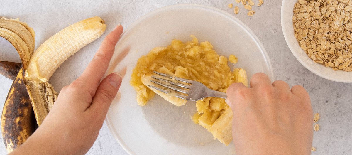 In privaten Haushalten wird immer noch viel weggeschmissen. Dort entstehen in Deutschland 59 % der #Lebensmittelabfälle, durchschittlich 78 kg pro Kopf. Mit unseren sieben praktischen Tipps gegen #Foodwaste könnt ihr etwas dagegen tun ➡️ buff.ly/3jn5MhJ