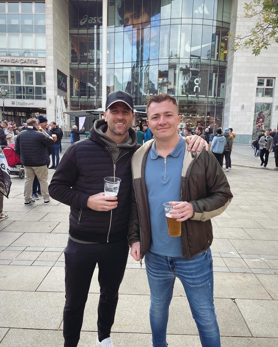Me: “I bet you miss playing with days like this”

Taylor: “Nah I prefer watching and getting pissed now”

🤣🤣 #nufc