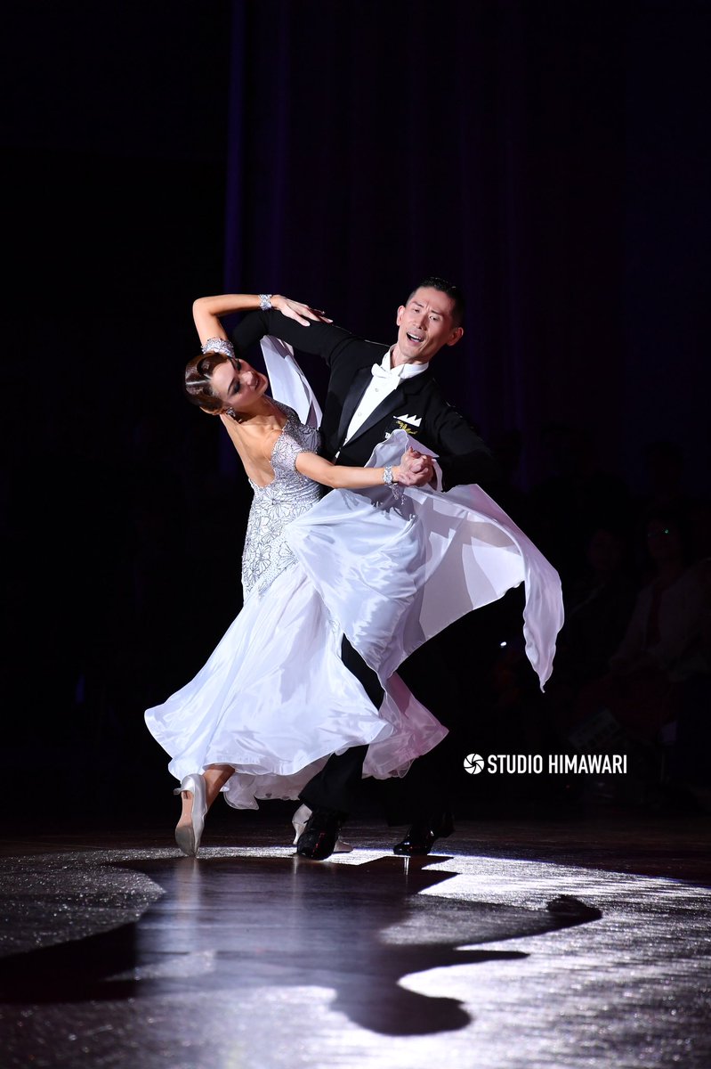 マダム・ローカップ統一全日本ダンス
選手権大会
引退を発表した橋本剛・恩田恵子組

私事ですが、
上から見るピクチャーポーズとても大好きです。

 #マダムローカップ
 #統一全日本