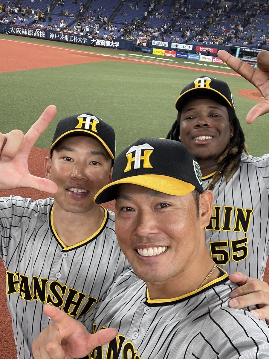 fumihit94's tweet photo. 1年間、熱いご声援ありがとうございました。
38年間お待たせしました。
そして初めて日本一を味わうファンの
皆様、おめでとうございます！
最高のシーズンになりました。
ありがとうございました。

バモス！！ https://t.co/UzQU800ORw