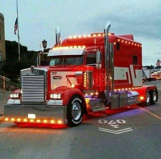 RubyMay1832's tweet image. I love truck 🛻