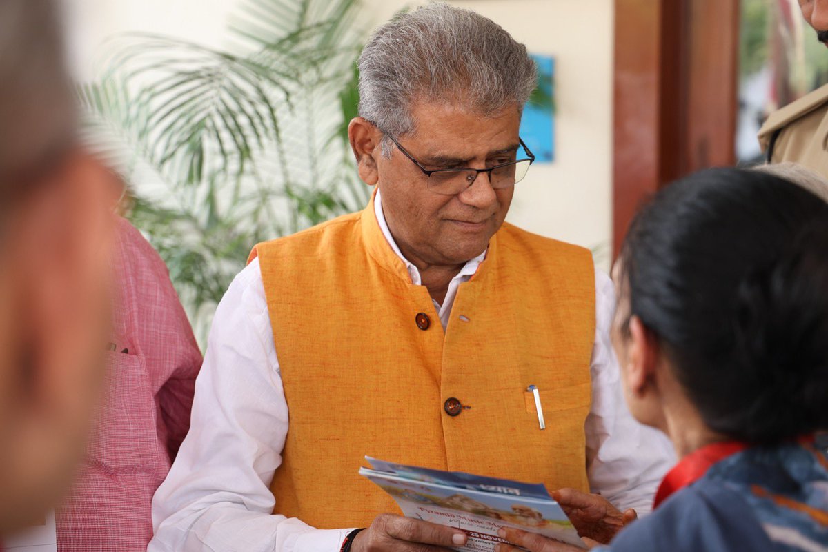 MegaMillet's tweet photo. We were graced by the presence of Sh. Arun Kumar Saxena, Environment Minister, Uttar Pradesh at Mega Millets Mahotsav 2023.

@ignca_delhi @IYM2023 #Millets #yediwalimilletwali @MinOfCultureGoI https://t.co/7aG4lihwNQ