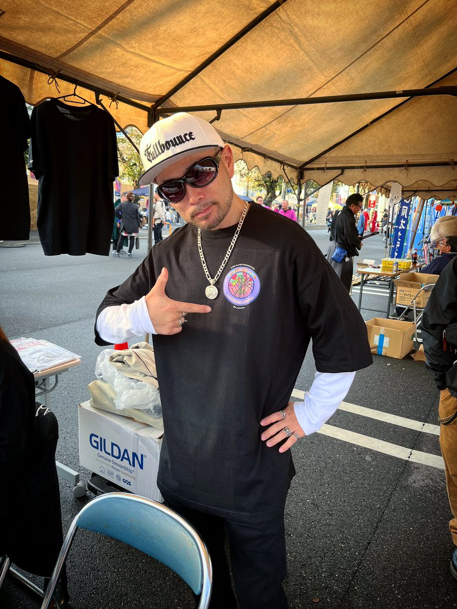 fullbounce's tweet photo. FULLBOUNCE新作！HUMANOIZ recordsレーベルTシャツ！！左胸にロゴ、右胸下にリンクのデザイン
シンプルでさり気ない感じがセンスを感じる
TO-Ka様からは、生地も良いとのお声を頂戴しております😁
本当にお似合いです！！ https://t.co/NurVESIvij