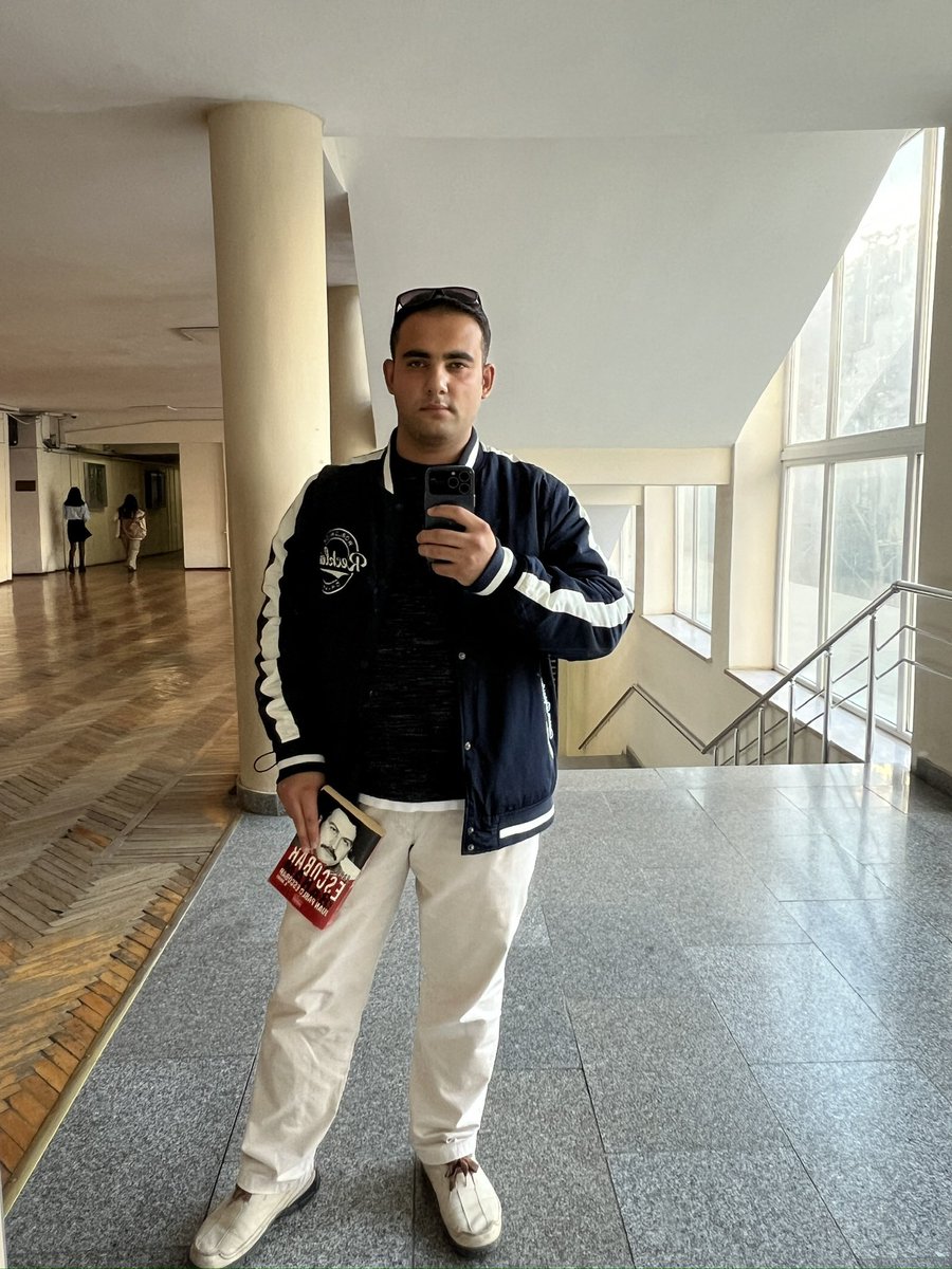 Juk_Rafig's tweet photo. Bir gün hamı Juk Rafig in kitabını oxuyacaq 😎 #adnsu #jukrafig https://t.co/QSxWodnrNA