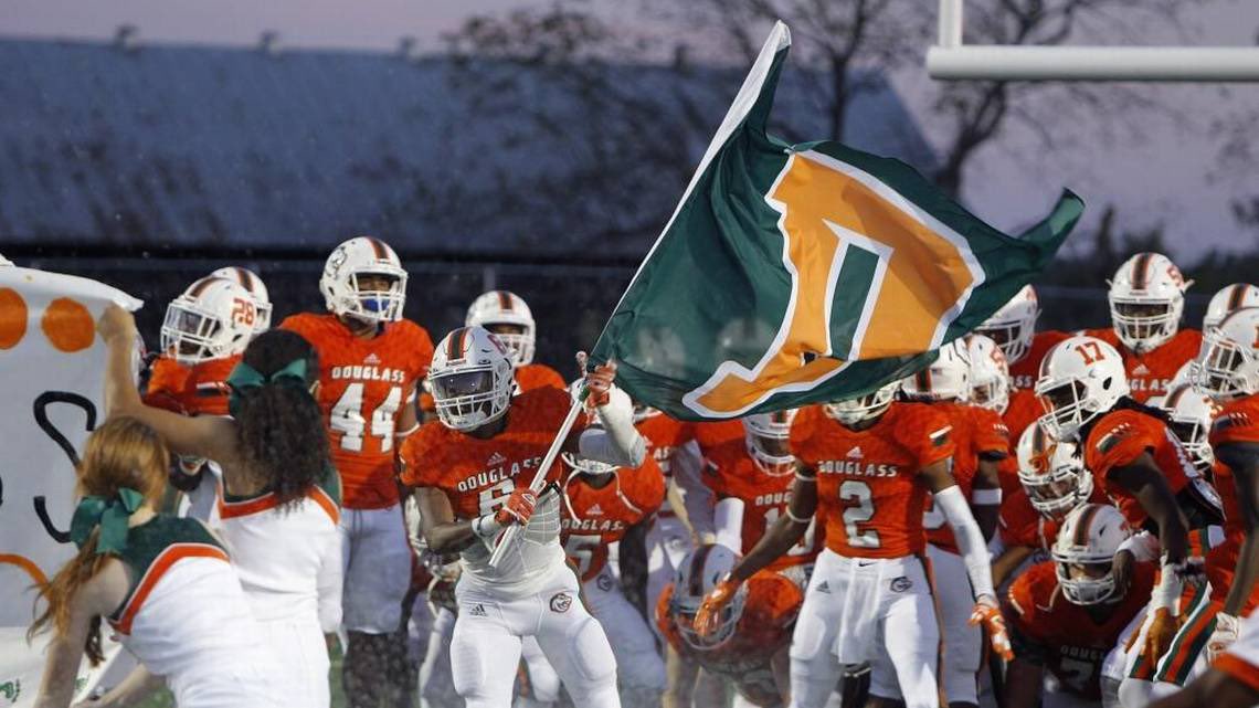 BlakeHoagland's tweet photo. So much RESPECT from the 502 to the 859 for @coachnatemcpeek &amp; @FDouglassFB PROGRAM! The TEAM CULTURE is just….COOL. So obvious the TEAM TRULY LOVES EACH OTHER… GRINDS TOGETHER FOR COLLECTIVE GOALS. Amazing what young men can do when they GRIND HARD &amp; coaches BELIEVE in them!🐴 https://t.co/4ljuli6asq