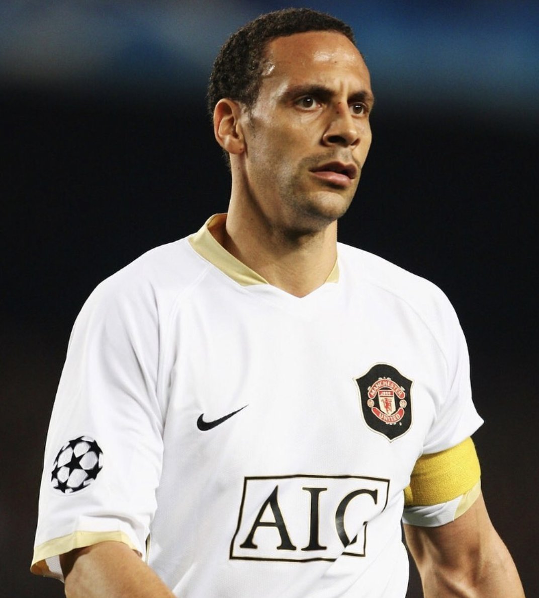 Footballtweet's tweet image. You can only pick one in their absolute prime. 🤔 

🏴󠁧󠁢󠁥󠁮󠁧󠁿 Rio Ferdinand
🇳🇱 Virgil Van Dijk

GO. 👇