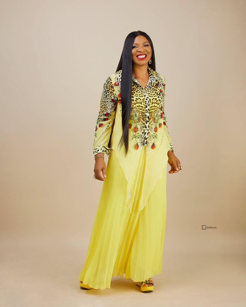 ijeworks's tweet photo. Mrs Eyisi.
Ageless even at 57.

Taking portraits of Mrs. Eyisi was so beautiful and shift. We had such a beautiful time.

Welcome to the best year yet ma.

Thanks to her son for booking her birthday session for her.

#ijeworks #ijeworksexperience #portraits #birthdayportraits https://t.co/h6wTMLY40o