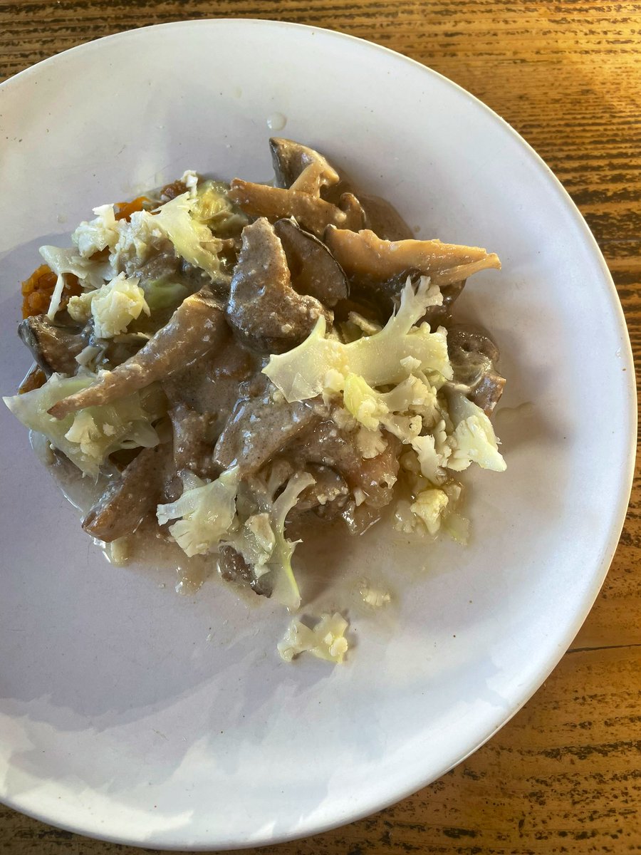 L’Horta, Tavertet📍

De los sitios que + me han sorprendido en Cataluña. Propuesta de menú a 96€ que varía cada día según los productos de la huerta y la inspiración de Jordi. Cocina sensible/estimulante y sabores nítidos. Lástima que no se hable + de este lugar. Enjoy+++