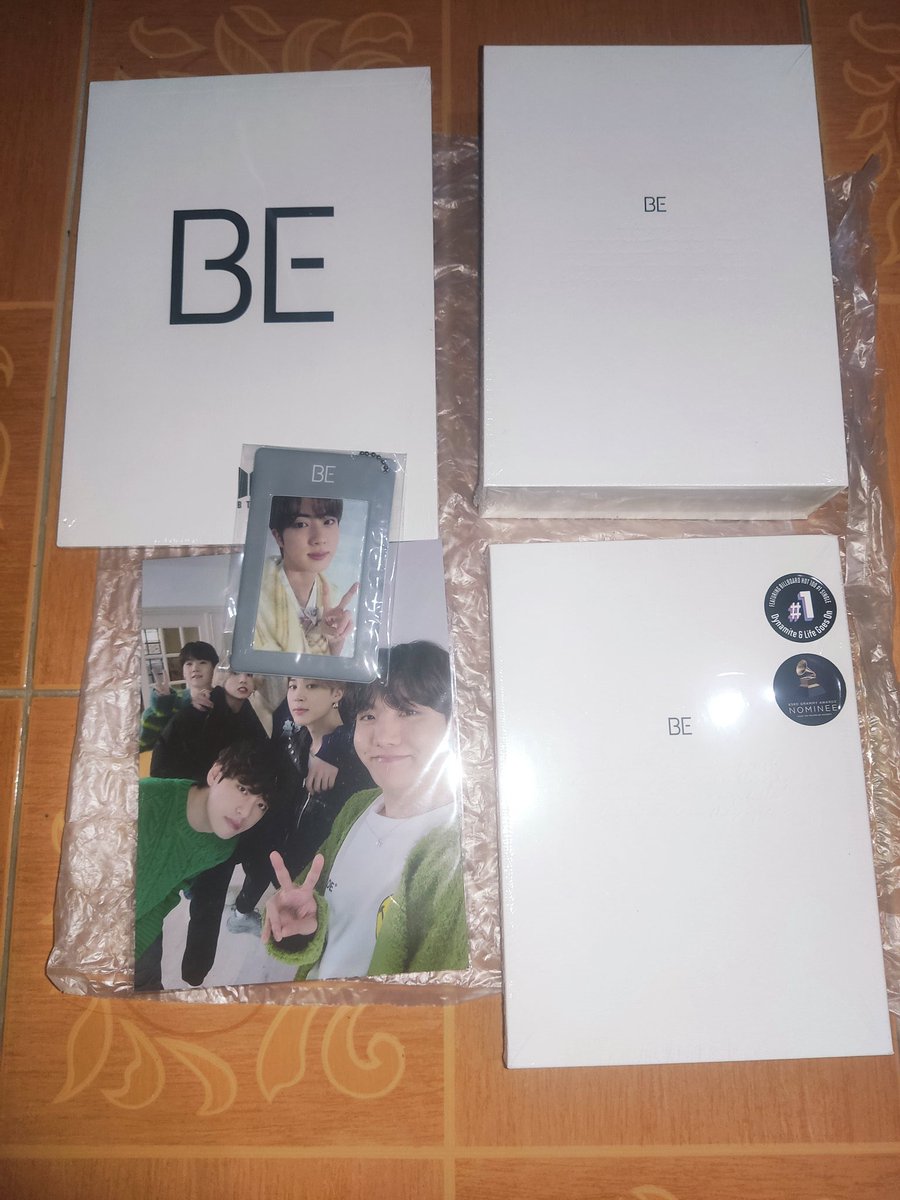 PenguinPH1's tweet photo. Wts lfb

BTS - BE Deluxe and Essential Sealed Album Set
With Weverse POB (Jin)

See photo for inclusions

2200 PHP only

Payo
Help Rt

Army RM Suga Jin V Jungkook Jhope Jimin https://t.co/f17E6JV1hu