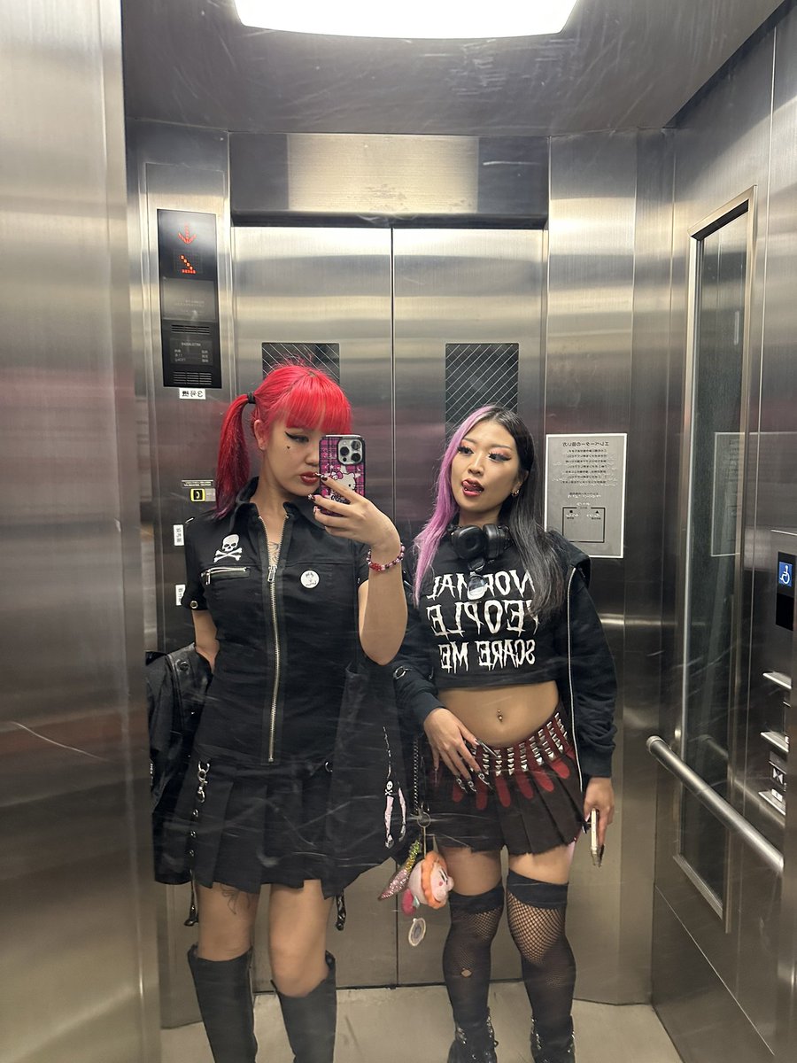 haru____pika's tweet photo. 🖤 https://t.co/7FJDVMoNgJ