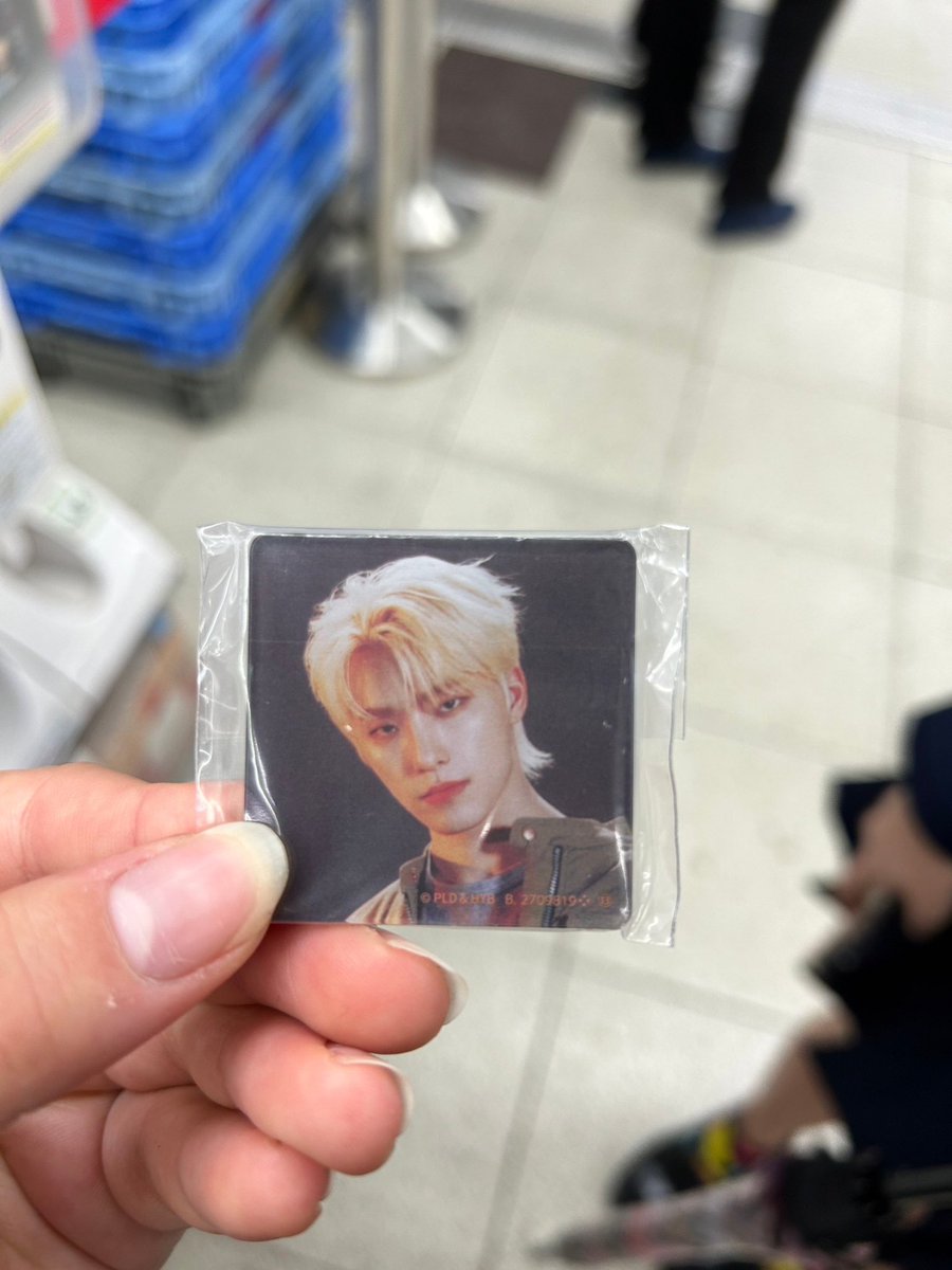 pintan__46's tweet photo. seventeen ガチャガチャ　アクリルバッジ
譲　ディノ
求　スングァン
郵送希望です。コメントよろしくお願いします https://t.co/aMVNvMHjp8
