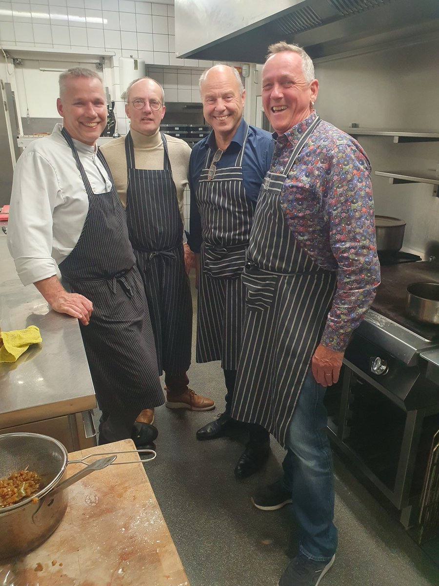 6e #BusineZ netwerk koken door ondernemers met o.a.  @Makelaarshuijs,   <a href="/abcor/">Abcor</a> en  <a href="/YourGiftCardsNL/">YourGift</a>
Dank voor jullie -succesvolle - deelname ! 
Locatie Het Oude Dykhuys ( <a href="/Lekker500/">Lekker</a> ! ). 
#magazine #gtzd