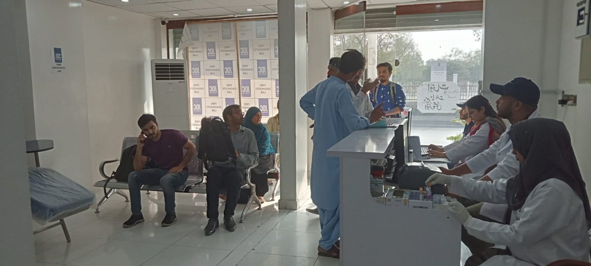 jdcfoundationpk's tweet photo. People are getting the free service of lab tests at JDC's Free Diagnostic Lab!
.
.
.
#jdc #jdcfoundation #jdcdiagnosticlab #freelab #labtests https://t.co/kRRhna7Qot