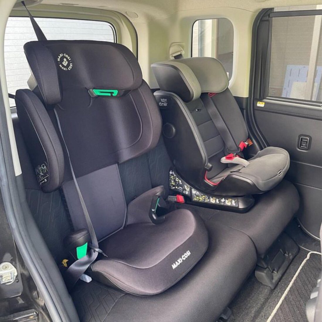 SHIRO様 チャイルドシート チャイルドシートのMAXI-COSI（マキシコシ）