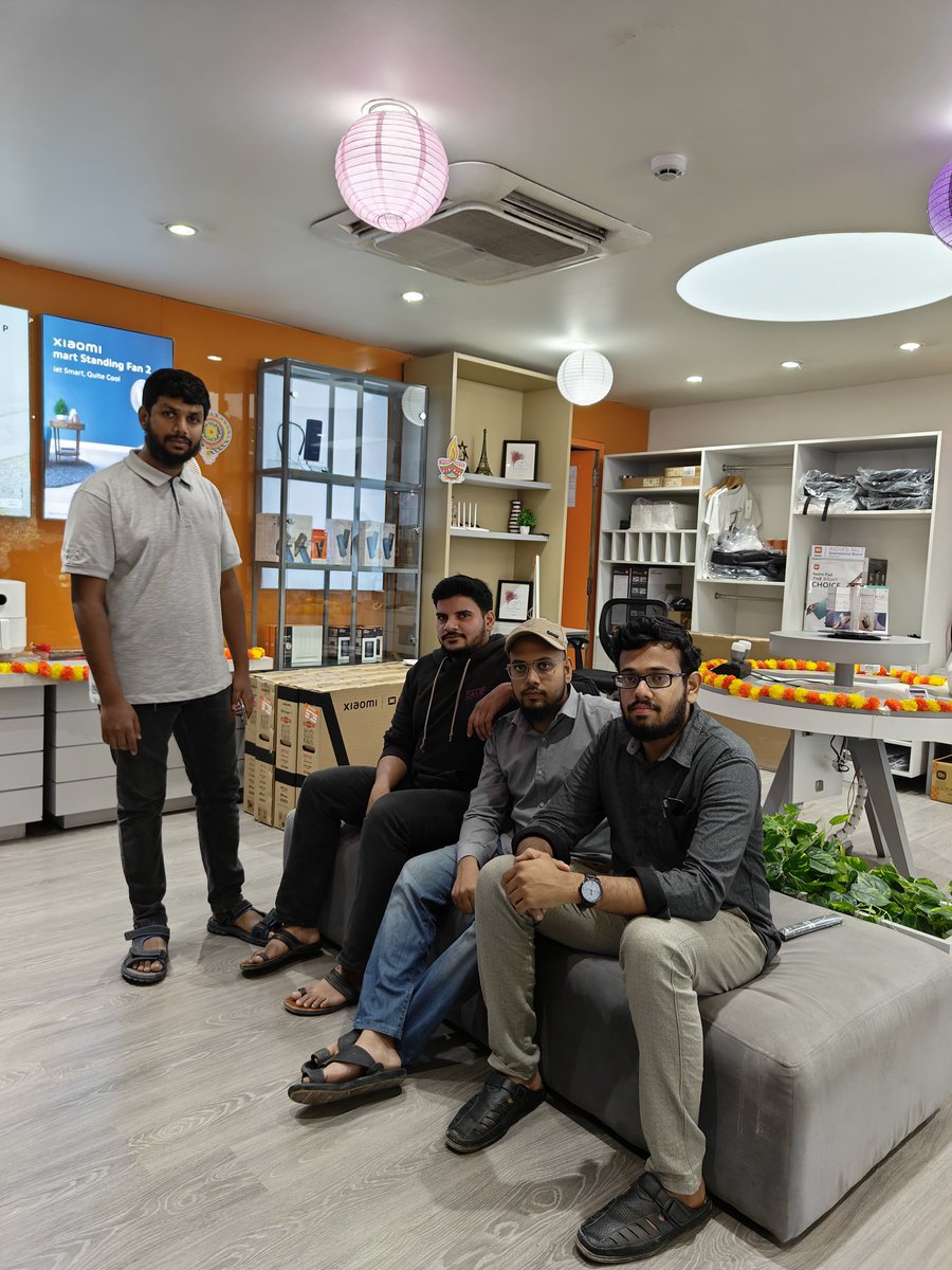 mohantyharish's tweet image. It was Memorable😍 Day as we #XiaomiInsiders Meet and interact with each other.
There were great #DiwaliWithMi
#TechSeSmartDilSeSmart #DiwaliWithMi 
@MiFCHyderabad