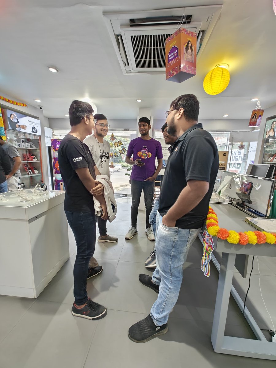 mohantyharish's tweet image. It was Memorable😍 Day as we #XiaomiInsiders Meet and interact with each other.
There were great #DiwaliWithMi
#TechSeSmartDilSeSmart #DiwaliWithMi 
@MiFCHyderabad