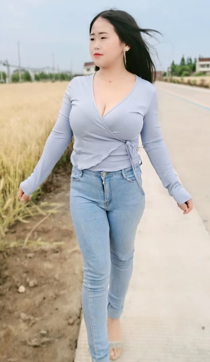 ConradSapir2's tweet photo. 坐标江苏南通启东
活动地址进群
没有门��，帮客户调教妻子
https://t.co/kFtMTxuwbH https://t.co/ib52SLdiiw