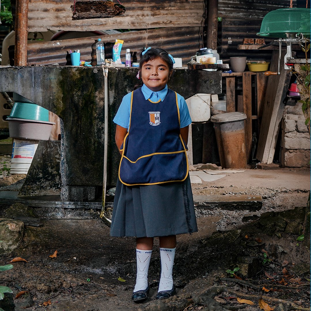 ColPadreArrupe's tweet photo. 💫 Al asistir a nuestro Concierto Benéfico de Navidad contribuyes a ofrecer becas educativas a niños y niñas en riesgo de exclusión social en #ElSalvador, rompiendo las barreras de la pobreza. 📚🌍
¡QUÉ GRAN BENEFICIO CON SOLO COMPRAR UNA ENTRADA! https://t.co/yC3quzt2WQ https://t.co/TmwrwfWxum