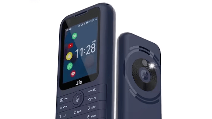 Reliance announced at IMC the launch in India of the new KaiOS-powered mobile phone - Jio Phone Prima 4G. It has a 2.4-inch TFT display w/ 320x240 pixels, 0.3MP front-facing camera, 0.3MP rear camera w/ flash, Bluetooth 5.0, 1800mAh battery, and comes with WhatsApp &amp; YouTube.🤩