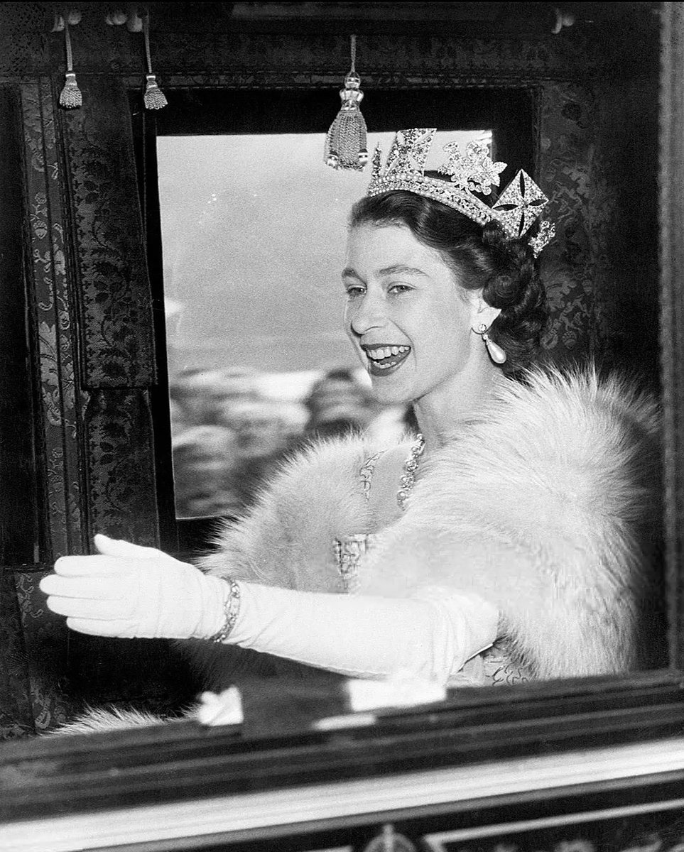 Monarchie Britannique tweet media
