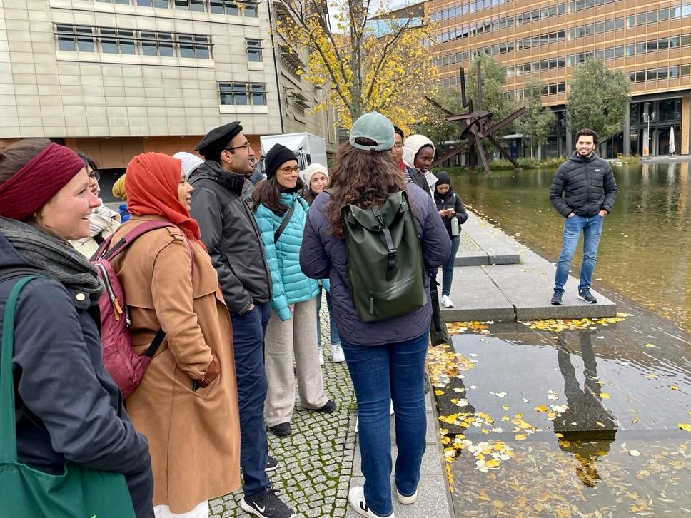 TetzlaffEcoHyd's tweet image. #BiNatur #Biodiversa Postdoc Maria Warter @LeibnizIGB  leading a tour on urban nature-based solutions #NBS for emerging water challenges in Berlin for 88th UNEP/UNESCO/BMUV Intl. short course @TUDresden