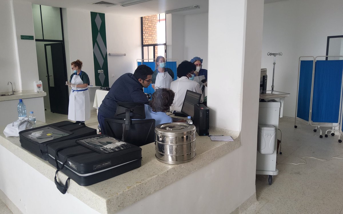 MuniniH's tweet photo. @MuniniH muri iki cyumweru (6-10/11/2023),itsinda ry'inzobere mu kuvura indwara z'igifu zaturutse muri Amerika ku bufatanye na Rwanda Society for Endescopy ziri gutanga ubu buvuzi ku baturage @NyaruguruDistr.Ni igikorwa abaturage bishimiye cyo kwegerezwa ubu buvuzi @RwandaHealth https://t.co/ttFeJ1VwRx