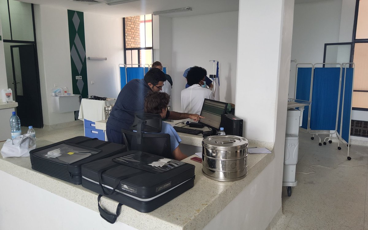 MuniniH's tweet photo. @MuniniH muri iki cyumweru (6-10/11/2023),itsinda ry'inzobere mu kuvura indwara z'igifu zaturutse muri Amerika ku bufatanye na Rwanda Society for Endescopy ziri gutanga ubu buvuzi ku baturage @NyaruguruDistr.Ni igikorwa abaturage bishimiye cyo kwegerezwa ubu buvuzi @RwandaHealth https://t.co/ttFeJ1VwRx