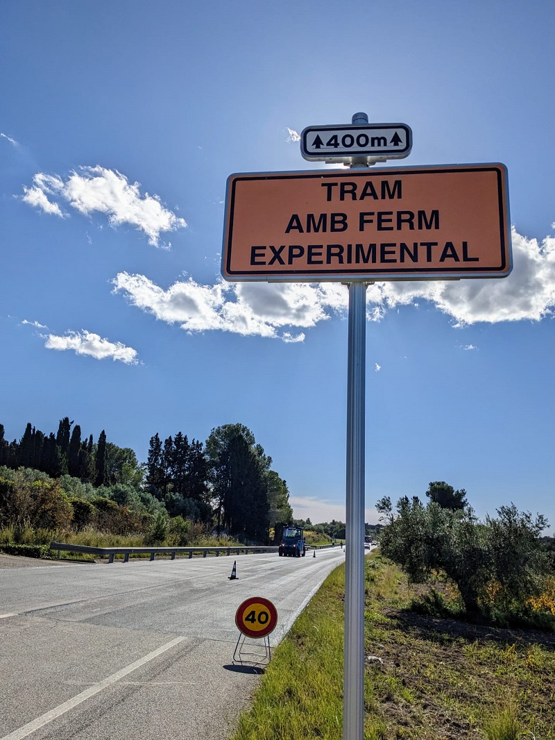 Dipta_cat's tweet photo. 🚧#CarreteresDipta 🛤️Un tram de la #TP2031, a #LaSecuita, es converteix en el banc de proves d'un ferm sostenible creat per un grup de recerca de la
@universitatURV.
👉https://t.co/eB7UxHyUfx
#PECT #CuidemelqueensUneix #FonsUECAT #Mésconnectats #CarreteresSeguresSostenibles https://t.co/ykymXC1BNH