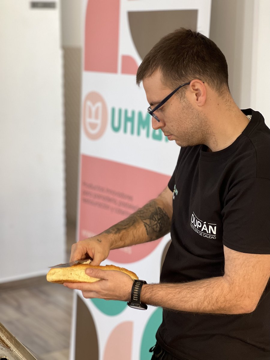 auppa_'s tweet photo. El pasado viernes fuimos a cubrir un evento de nuestros cliente Uhmami. Con todo esto llevaremos a cabo la creación de contenido de valor para la marca📈¿Quieres descubrir más sobre los beneficios de un buen contenido en RRSS?📲 https://t.co/9OV2JSqgeP
#auppa #marketing https://t.co/JuVGTAxAmx