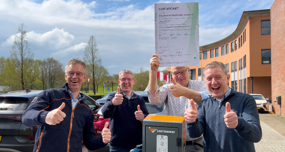 ‘CO2-pres­ta­tie­lad­der geeft inzicht in eigen duur­zaam­heid’
Duurzaamheid is een containerbegrip. Waar begin je als bedrijf? ‘Het is prettig dat er met de CO₂-Prestatieladder één duidelijke focus is: CO₂ reduceren,’ legt René van der Boon uit.
cutt.ly/ewE5Xqvw