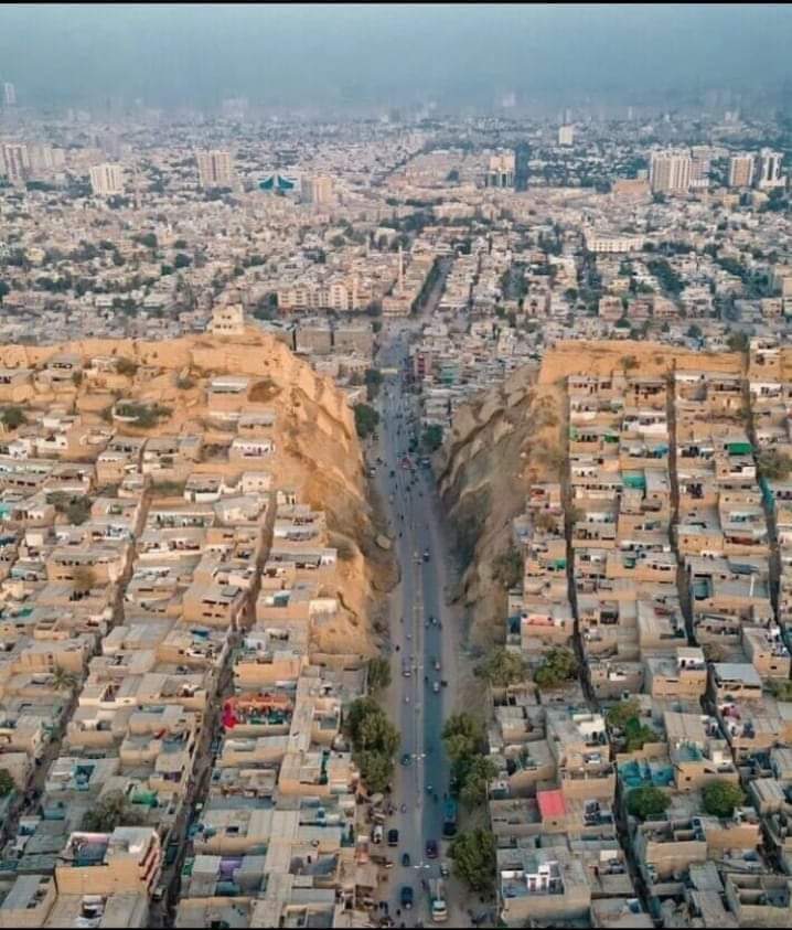 کراچی کٹی پہاڑیوں کے دونوں طرف افغاني بڑی تعداد میں آباد ہے، کیا وہاں کوئی کارروائی ہوئی؟
 #GoAfghaniGo