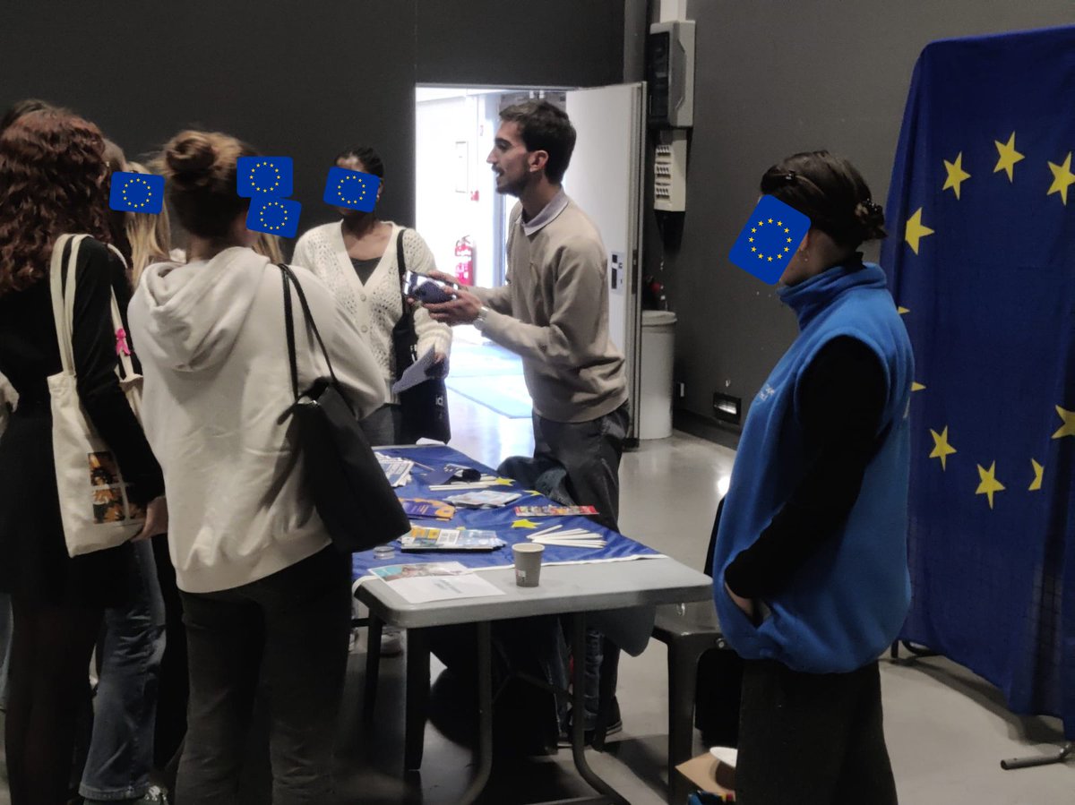 dsden77's tweet photo. Forum de la mobilité : information et présentation des programmes de mobilité aux jeunes, identification des lieux d’information, de ressources du territoire, pour qu’ils puissent poursuivre leur réflexion en étant accompagnés à chaque étape de leurs parcours - Merci @77_cij https://t.co/E3fdbOShBD