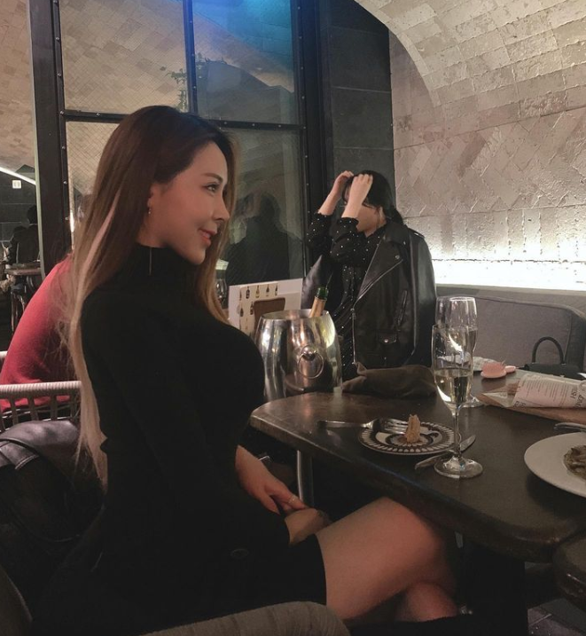 昨晚在酒吧口了个中年大叔。。。