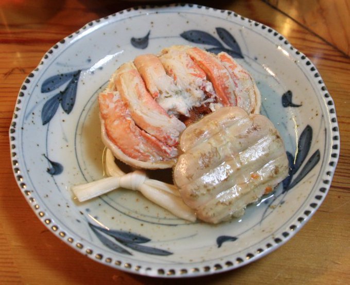 🦀カニャ!!🦀香箱カニ漁解禁!以前描いた香箱ガニの調理・実食レポ漫画よかったら読んで下さい。リンク先の「みやこウォッチ〜金沢独日記」34話が該当回になります 