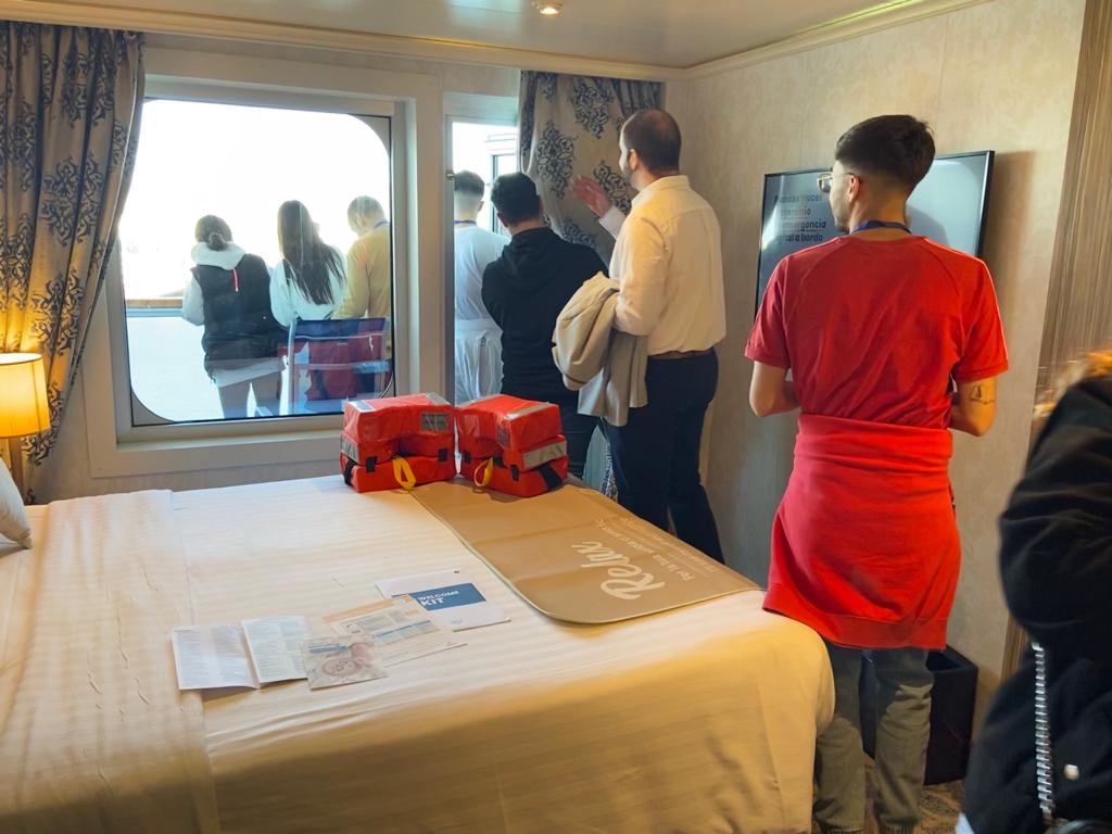IESJesusMarin's tweet photo. ⛴️ DPTO. ADMINISTRACIÓN | Ayer, el #S25AD visitó la naviera #Firence de #CostaCruceros de mano de Carlos Rueda, MICE Manager.
🗣️Aprendimos sobre la vida a bordo, la variedad de ocio que ofrecen y el trabajo de la tripulación.
👏🏻¡Gracias a todos !
#PolitecnicoMalaga https://t.co/NxbP6GfP6T