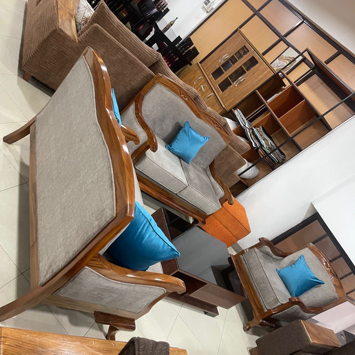 Furn_Workshop's tweet photo. Furniture items in Kampala. Beds, Vintage sofas. Pickup forest mall lugogo 📞☎️0701192245 #PANAOM #interior #hardwood #beds #mahoganywood #abrayanz #Newcastle https://t.co/gq1nSwKIYF