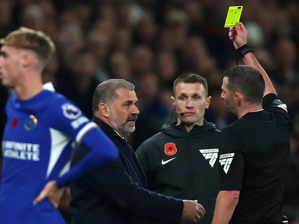 Gunnersc0m's tweet photo. "I was taught that you grow up and respect the officials." https://t.co/XqOKEV7B6k