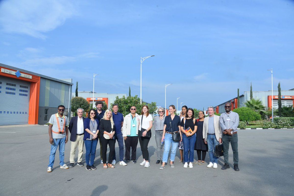 Just hosted a delegation of European buyers at our state-of-the-art #HIP factories!Buyers were impressed by HIP factories cutting-edge machinery producing top-notch clothing products. The visit facilitated B2B linkages and opened doors for sourcing from #Ethiopia #HIP