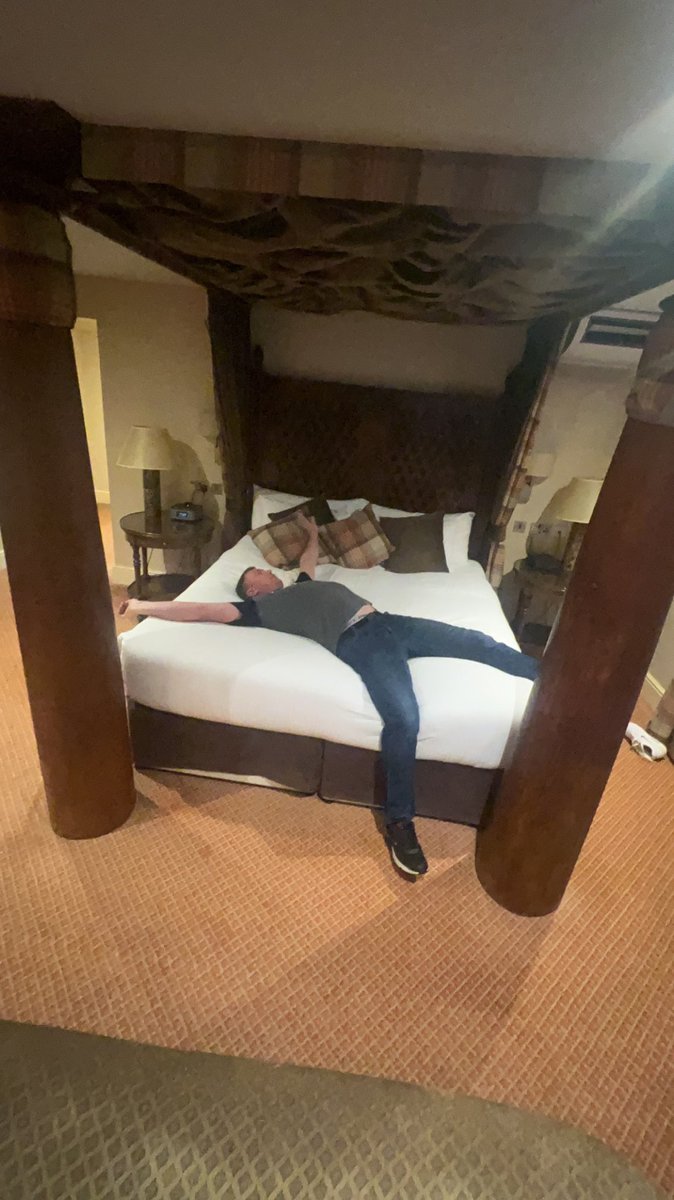 keelyscotthall's tweet photo. Fab stay @mountpleasantdoncaster Friday night 🩷💙 https://t.co/uj1x9dUzoO