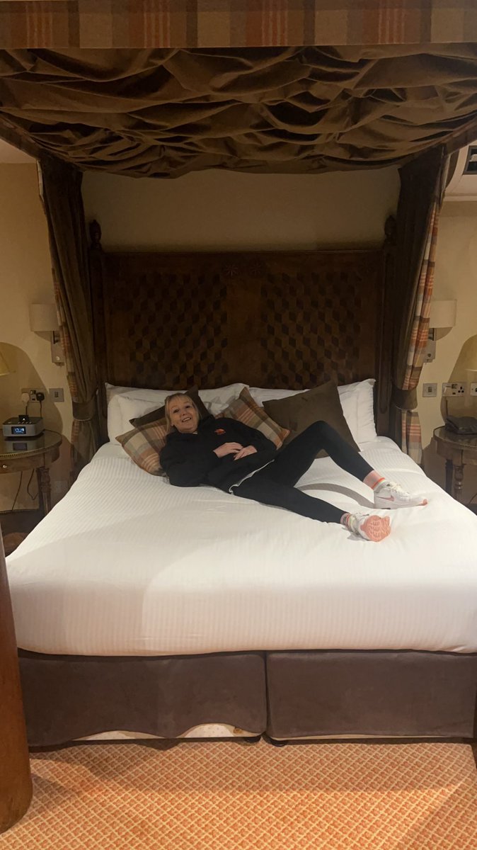 keelyscotthall's tweet photo. Fab stay @mountpleasantdoncaster Friday night 🩷💙 https://t.co/uj1x9dUzoO