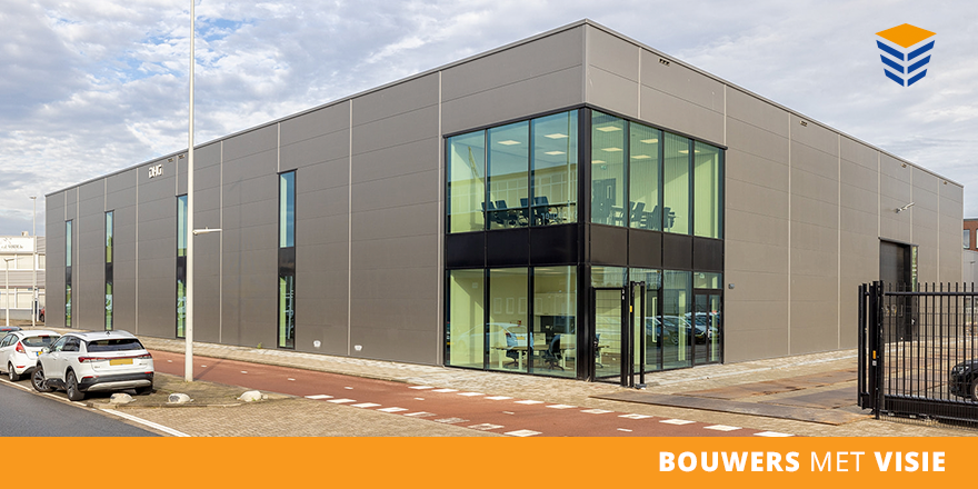 OPGELEVERD | Aan de Sluisjesdijk in Rotterdam is de nieuwe bedrijfsruimte opgeleverd. Dit bedrijfspand met 1.900 m2 magazijnruimte en 200 m2 kantoorruimte is in opdracht van DHG gebouwd en inmiddels verhuurd aan Waterschap Hollandse Delta. 
#DHG #Bedrijfspand #Middelwateringbouw