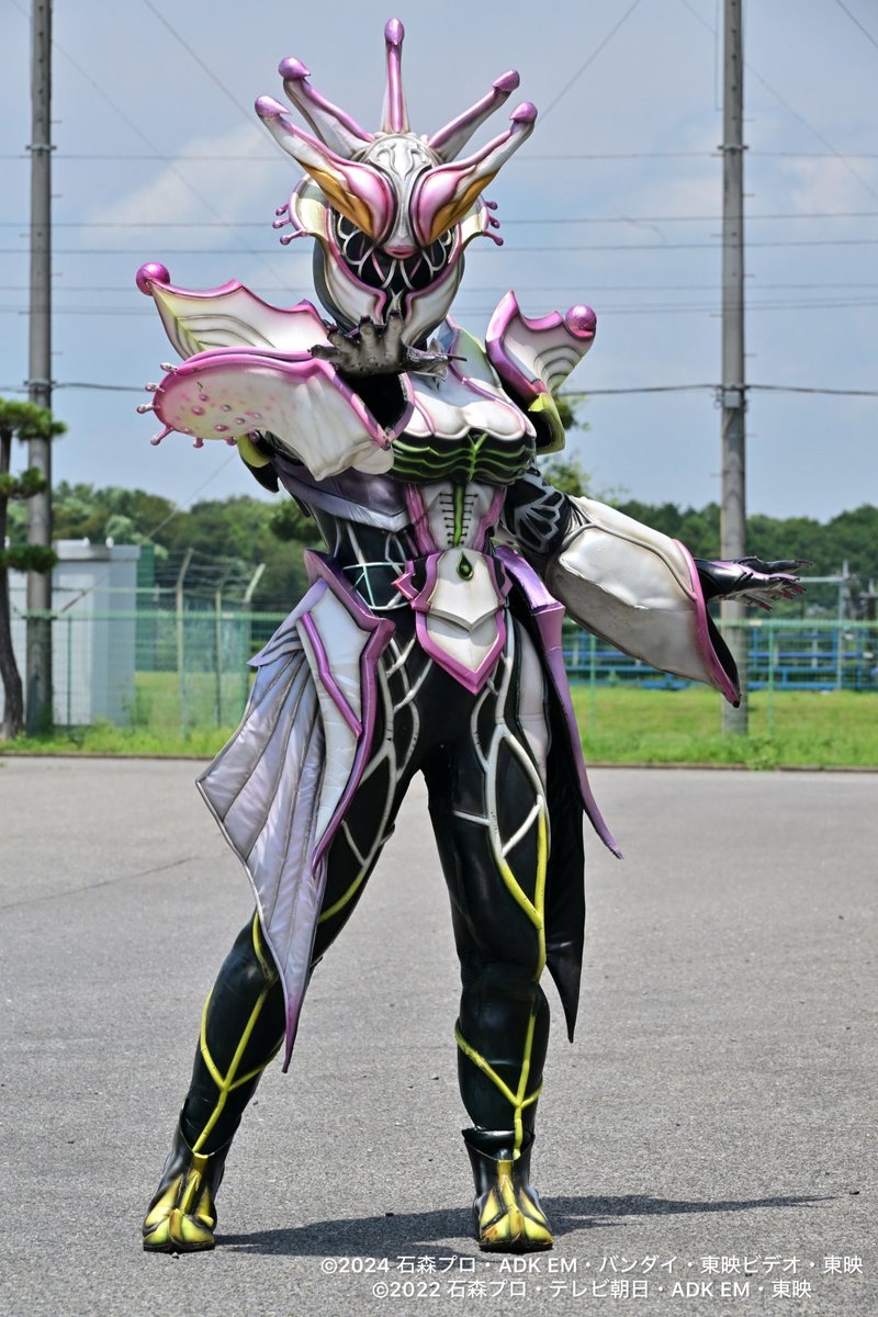 Arisa8Matsunaga's tweet photo. 🌼お知らせ🌼

2024年春公開
Vシネクスト『仮面ライダーギーツ』

葉月/クイーンジャマト役で出演させていただきます。

小さい頃から憧れていた特撮の世界に飛び込めて、とっても嬉しかったです！初めての母役。葉月と出逢えた事.エネルギー溢れる現場で過ごした撮影期間。
心から感謝しています✨ https://t.co/gZxqOWGFjO