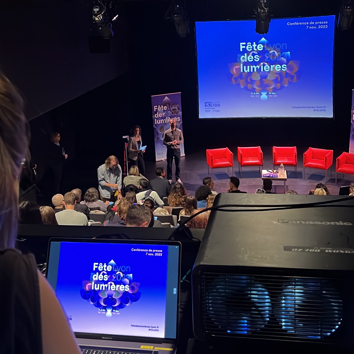 Dubruitaubalcon's tweet image. 🟡 En direct : conférence de #presse de la @FeteLumieres au Théâtre des @celestins ! #servicepresse #relationspresse #FDL2023 #lyon
