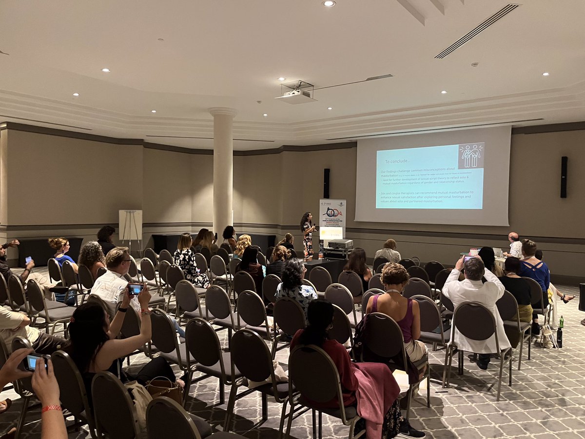 dilannkilic's tweet image. It was a great PLEASURE to present two studies from my PhD at #WAS2023 Bridging the gaps: Sexual health, rights, justice, and pleasure for all 🎉🍾🥂
Huge thanks to my supervisors @cygraham_graham and @DrHeatherA 💐💐