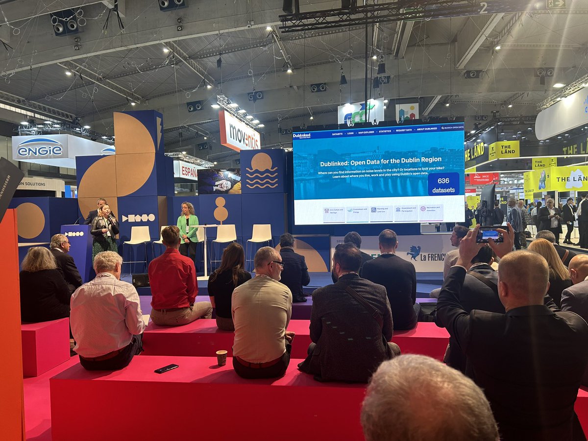 Adrienne Schmoeker tweet media