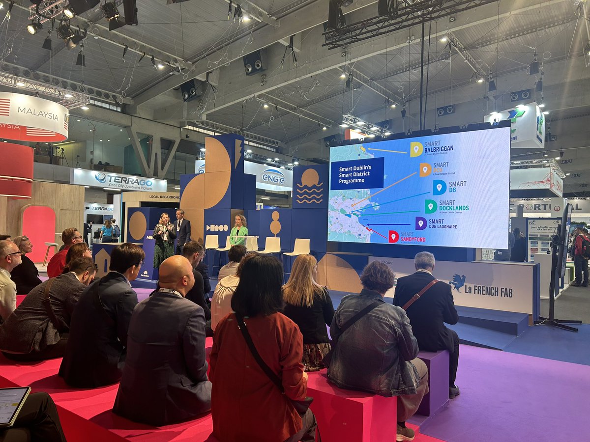 Adrienne Schmoeker tweet media