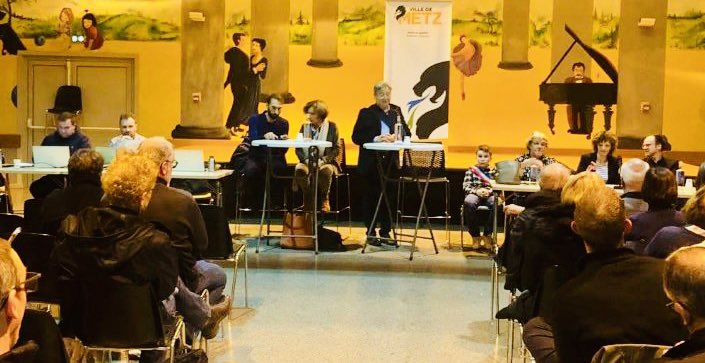 GrosdidierMetz's tweet photo. 1️⃣5️⃣0️⃣ personnes étaient réunies hier soir au centre d'activités et de loisirs de Plantières à l'occasion de la réunion publique des quartiers de #Metz  #Plantières #Queuleu 
🗣️ Pendant 3h nous avons échangé sur bcp de sujets: biodéchets, voirie, sécurité, temple de Queuleu https://t.co/qRT033A5jV