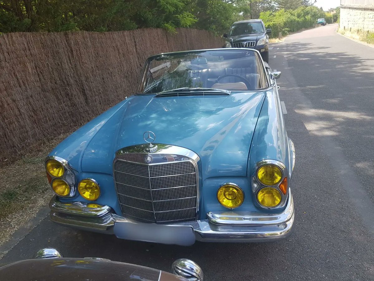 testanddriving's tweet image. En 1965, Mercedes Benz sort une nouvelle gamme de voitures luxueuses dénommées w108 et 109. Elles succéderont aux W 111 à "ailerons arrière". La carrosserie signé Paul Bracq est superbe. Inutile de dire que j'adore. Et vous ? 

@MBFRANCE_